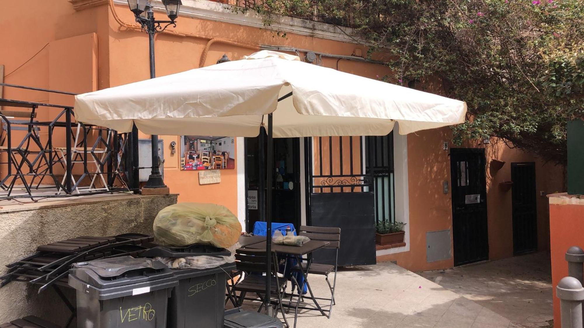 Locanda Genovese 20 La Maddalena  Luaran gambar